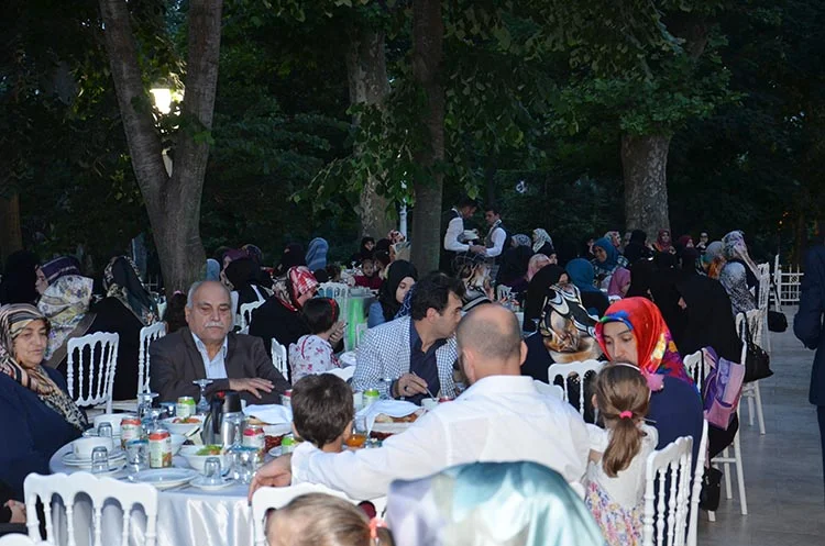 Beykoz din görevlileri çoluk çocuk iftardaydı 5 din ifta DLqWqRTqRQ