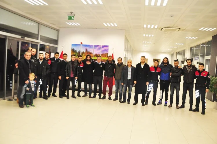 Diriliş Ertuğrul ekibi Beykoz Emniyeti'ndeydi 1 dirilis beykoz eminy LDwJL8mIzW