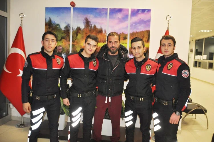 Diriliş Ertuğrul ekibi Beykoz Emniyeti'ndeydi 2 dirilis beykoz eminye 8BbPNHVTrb