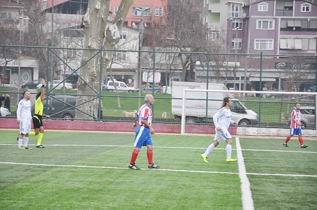 65 yaşında doktor hala sahalarda 1 dokt BtKzTE7CQo