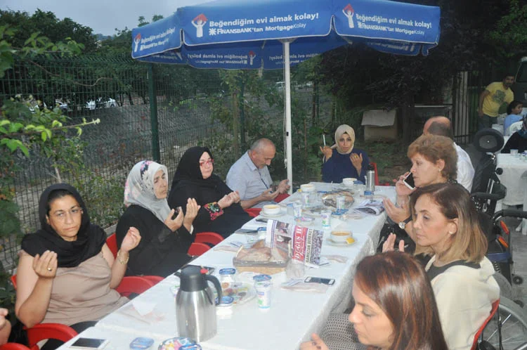 Halime ve Serdar Uraylı çiftinden TOFD’ye iftar sofrası 2 dsc 0257 g8JbsK46f9
