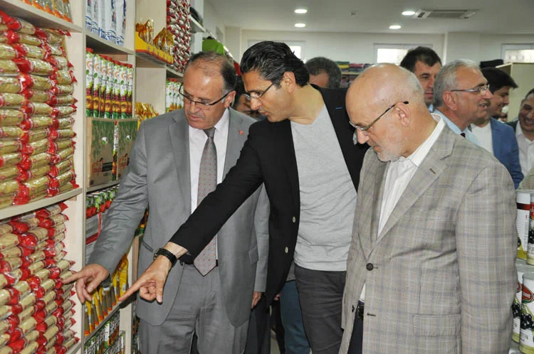 İhtiyaç sahiplerinin Beykoz'da bir marketi var 5 dsc 0693 51bHwFH9Fp