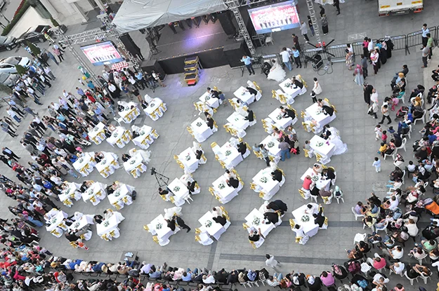 Beykoz'da 34 çift aynı anda dünyaevine girdi 3 dugun secili B8oos86