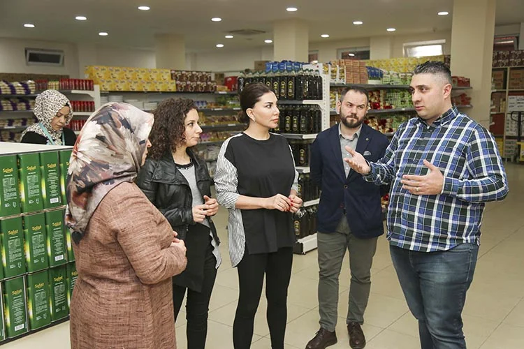 Ebru Yaşar Beykoz’da Sosyal Market’i gezdi 1 eb uVLw Pyvpm