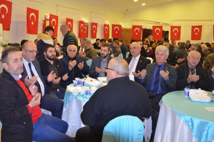 Beykoz, şehidi için ellerini semaya açtı 1 ellersema IsBQoWR16R