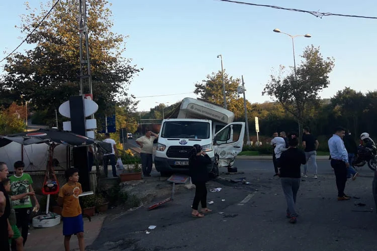 Elmalı’da beton mikseri dehşeti 3 yaralı 1 elmali da beton mikseri dehset q3yPXALjfD