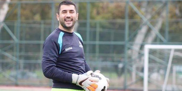 Deneyimli kaleci Emre Alev Ortaçeşmespor'da kaldı 1 emre 3 R Kvvu4PCZ