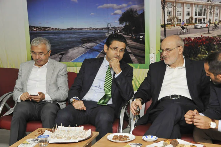 Beykoz Çayır Festivali yağmura takıldı 2 fest yag 4 tgbITGkKfE