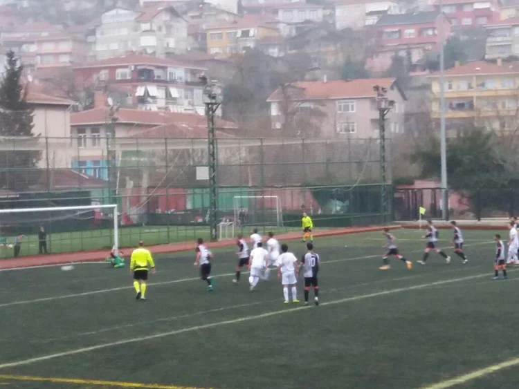 Yenimahalle’nin nefesi yetmedi: 0- 4 1 foto 2 Tj86BcKh2a