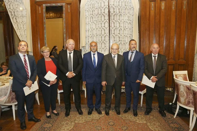 Beykoz'un kardeşlerine 10. Yıl Gala Gecesi 1 gala 1 fEGzGhE tr