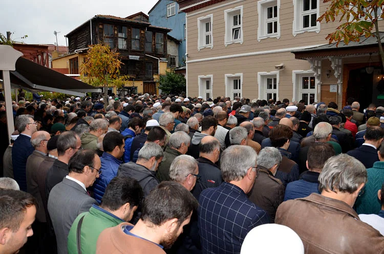 Gazi, Beykoz'dan tekbirlerle uğurlandı 4 gazibeykozdantekbirlerleugurland wGC1ZwKqnb