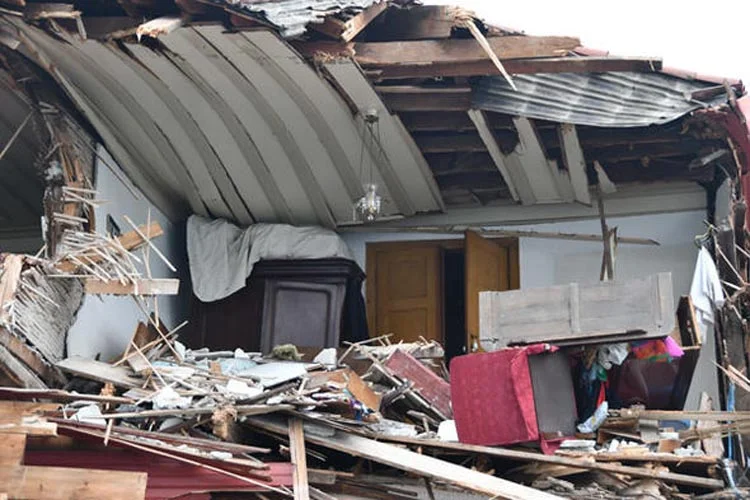 Beykoz'da geminin çarptığı yalıda incelemeler başladı 1 geli yali RIHVNh Atb