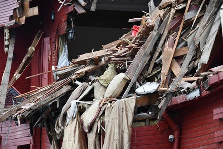 Beykoz'da geminin çarptığı yalıda incelemeler başladı 6 geli yali FLQklrnoU