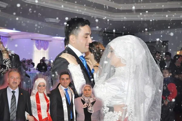 Çamlıbahçe Muhtarı Kahveci çok mutlu 1 gelindama BpshzWcL10