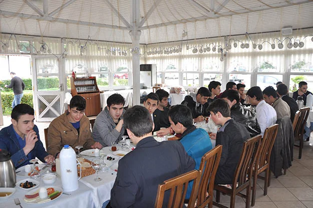 İBB Gençlik Başkanı Beykoz'da ağırlandı 1 genclik meclisi 27subat gazete