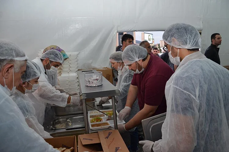 Giresun İftar Çadırı yetişemeyenlerin uğrak yeri 3 giresun cad 2g SAwlXqi