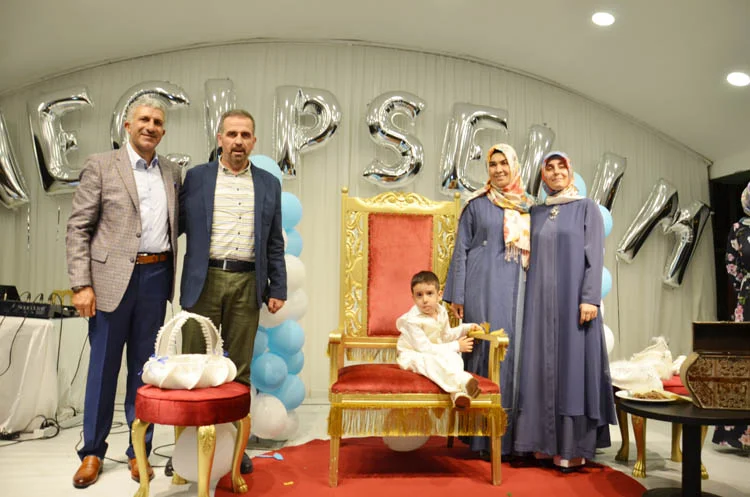 Beykoz'u buluşturan sünnet düğünü 3 gulbasarailesisunnetdugunu 12 gPKaZol6r1