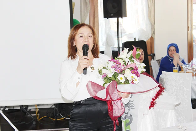 BEDES’in Meşale Anneleri yine sahnedeydi 2 gulin d P8G 6m Cc7