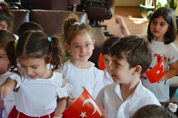 Beykoz Devlet Hastanesi'nde 23 Nisan coşkusu 3 h 8ukaSeWWLY