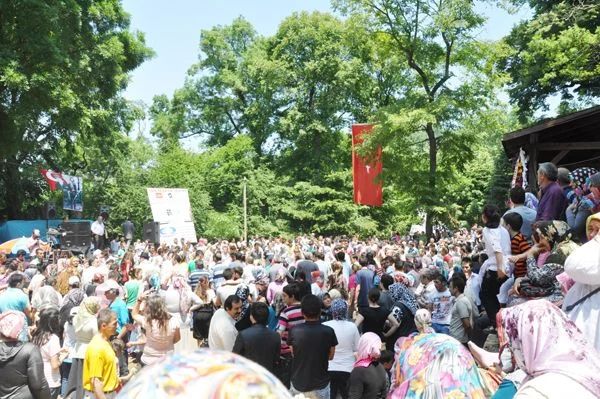 Gümüşhaneliler ve Giresunlular Gecesi 1 hal UyirMQbeNg