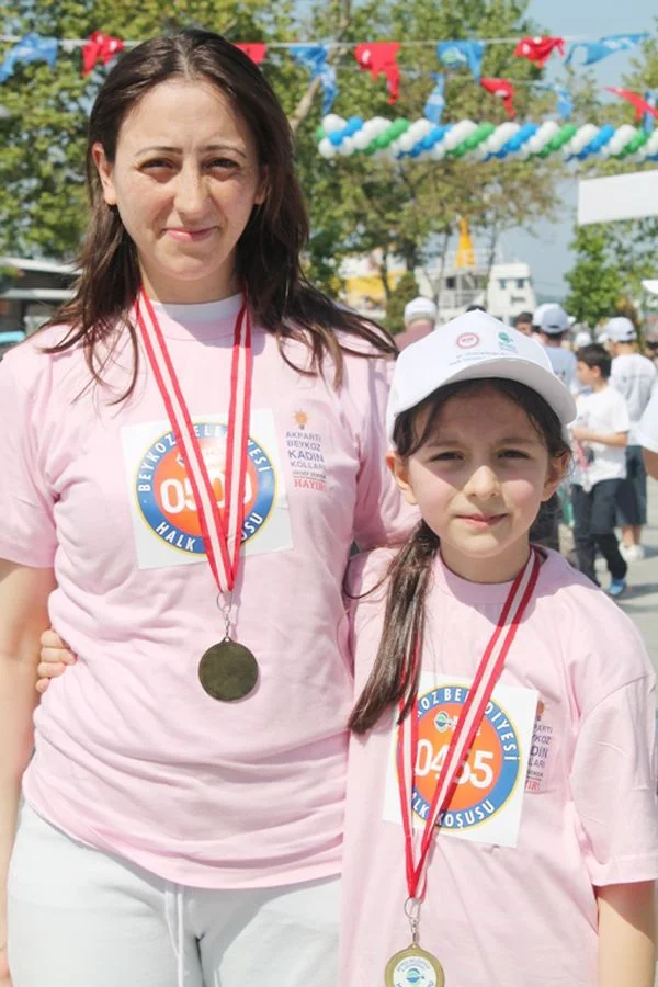 halk kosu ak p pNlr3EucFZ