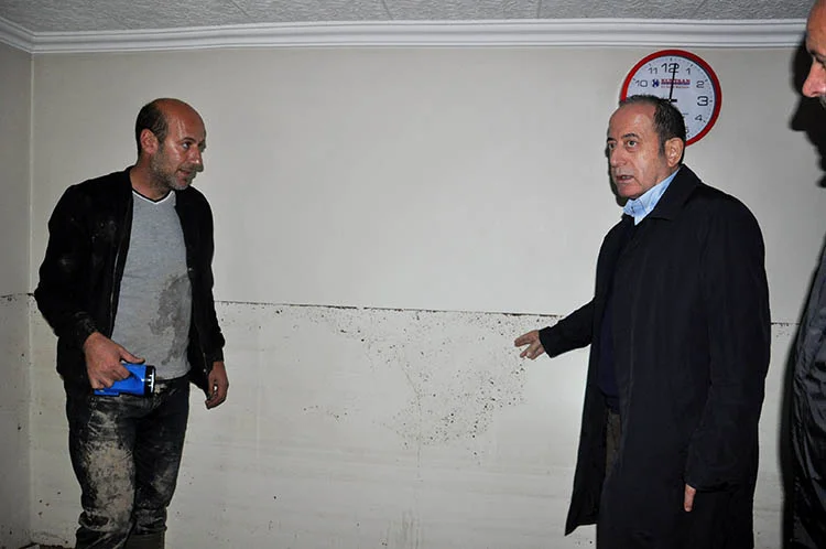 Hamzaçebi, sel mağduru Beykoz’u ziyaret etti 2 hamzacebi sel magduru beykoz u ziyaret etti 1 b1dlSO41Gm