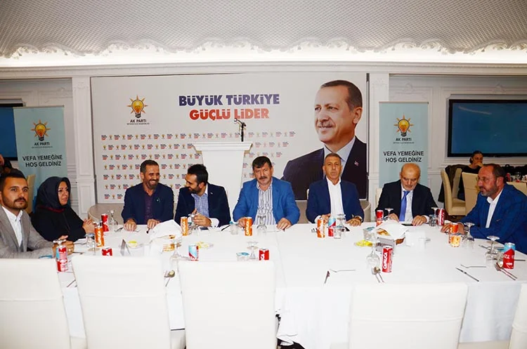 Parti binasında sabahlayan İlçe Başkanı 3 hanefi dilmac ozel habe 0Keap kBIb
