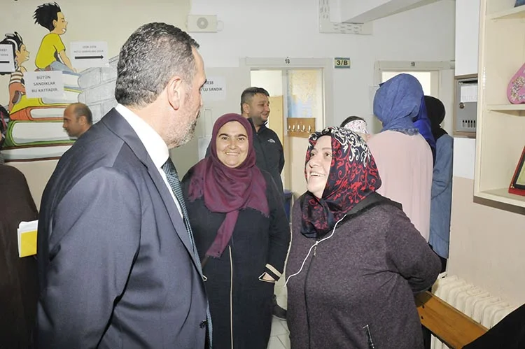 Parti binasında sabahlayan İlçe Başkanı 6 hanefi dilmac ozel haber 24 P9IFAFfGS2