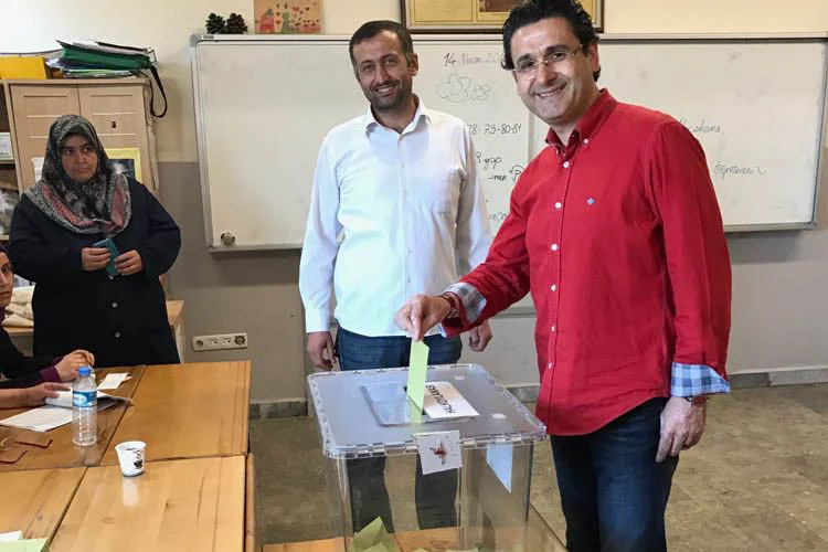 Hangi ünlüler Beykoz'da oy kullandı? 6 hangi unlu EBIBBeg2bp