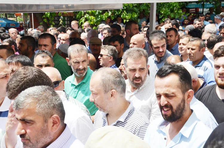 Türkgenç, Beykoz'da son yolculuğuna uğurlandı 1 hasanturkgencsonyolculugunaugurlandi 7 KaglHWcIy7