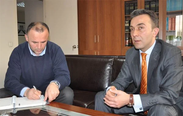 hascumhur mans NgIEKS4EJ7