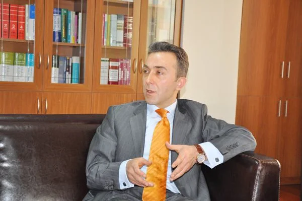 hascumhur mans R0YzcaZslY