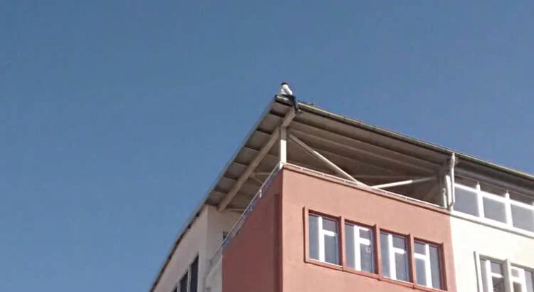 Para sızdırmak için intihar ediyor 1 hastane in Pyug tN44A