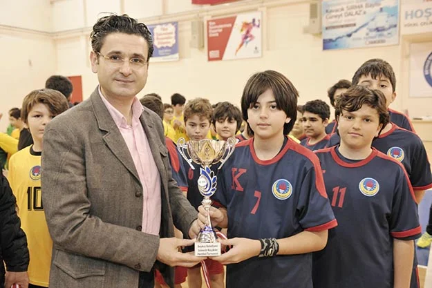 Beykoz’da miniklerin hentbol bayramı 1 hentb MbvqgDHLNP