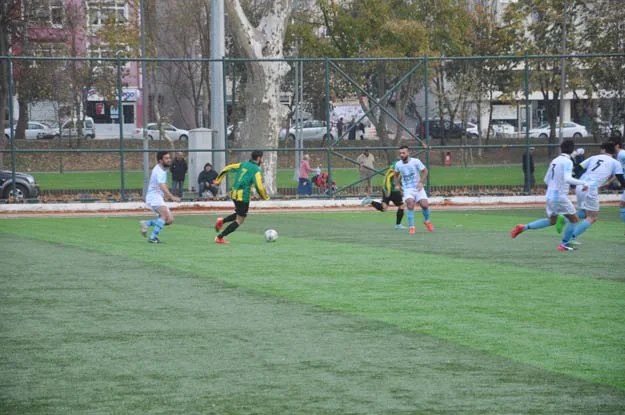 Anadoluhisarı’ndan 3 altın puan 1