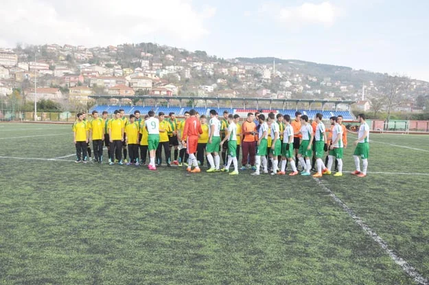 Anadoluhisarı Sarıgazi'ye zorlanmadı 3 hisar sari zorlanmadi 1 SNcsCIyFCI