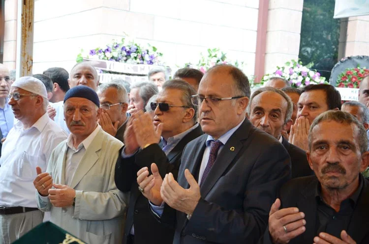 Hızır Yılmaz dua ve gözyaşlarıyla uğurlandı 6 hizir yilmaz cenaz QD49hKevH5