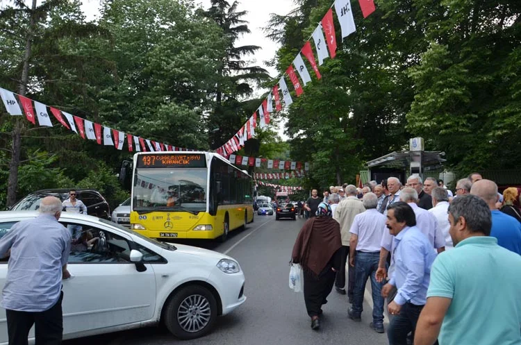 Hızır Yılmaz dua ve gözyaşlarıyla uğurlandı 8 hizir yilmaz cenaze 11 ftrCZeWl8s
