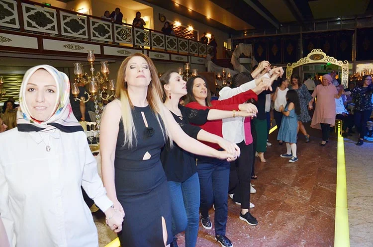 Hülya Polat 22. Sanat Yılı’nı Beykoz’da kutladı 1 hulya polat habe 4hlDOvovsk