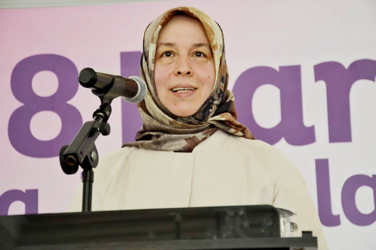 İclal Aydın, Beykoz'da kadınlarla buluştu 1 iclalaydinkadin 1 wONl62pPJP