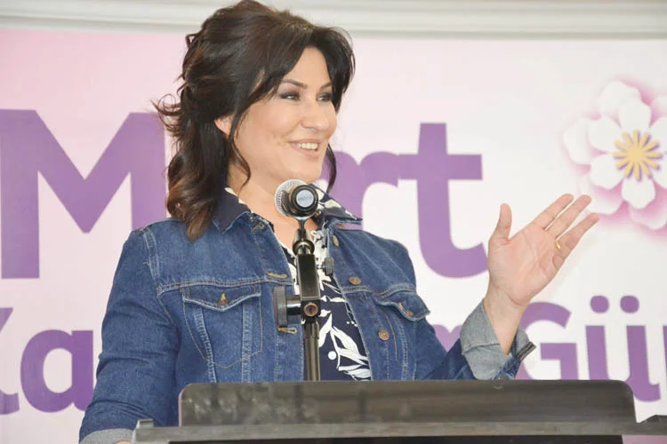 İclal Aydın, Beykoz'da kadınlarla buluştu 2 iclalaydinkadin 2 RK0am2F6ZC