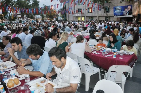 Beykoz'da 2300 kişi aynı sofradaydı 3 iftar belediye 10 kHN2Dp2vNB