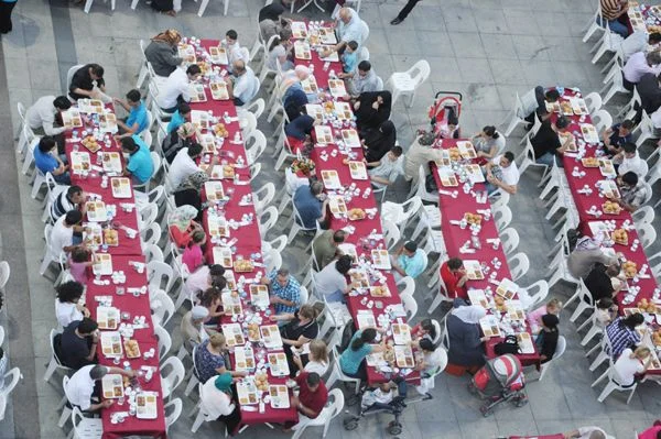 Beykoz'da 2300 kişi aynı sofradaydı 1 iftar belediye 15 N35U1gq5t1