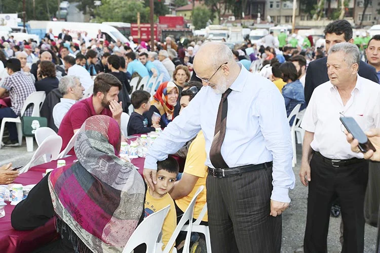 Beykoz’da iftar sofraları laftan öteye geçti… 2 iftar beyk F51T6DMR9h