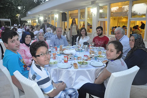 Başkan'dan Venezuela Başkanı'na övgü 3 iftar beyko 8Ny6lzpyGg