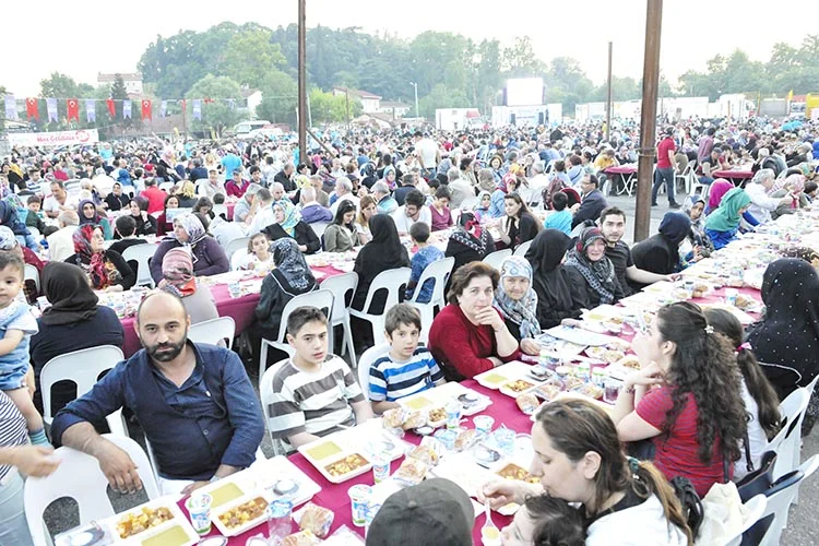 Beykoz sokaklarında iftar ruhu had safa da 1 iftar beykoz 10 pnB9dcPGyM
