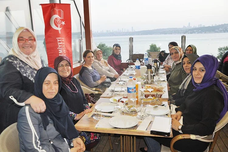 Beykozlu Hanımlar iftarda buluştu 3 ilim yayma iftar 5 fDqKu2p6cJ