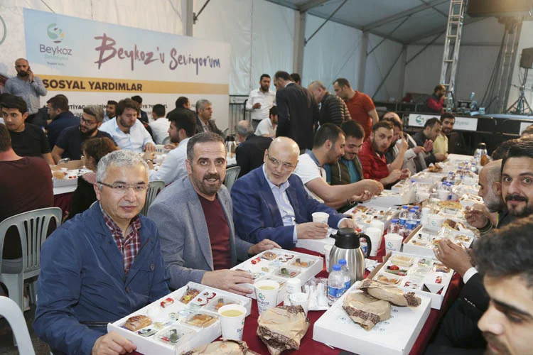 Beykozlular sahur için sahilde buluştu 2 ilksahurprogrami2018 1 navDvRUhIq