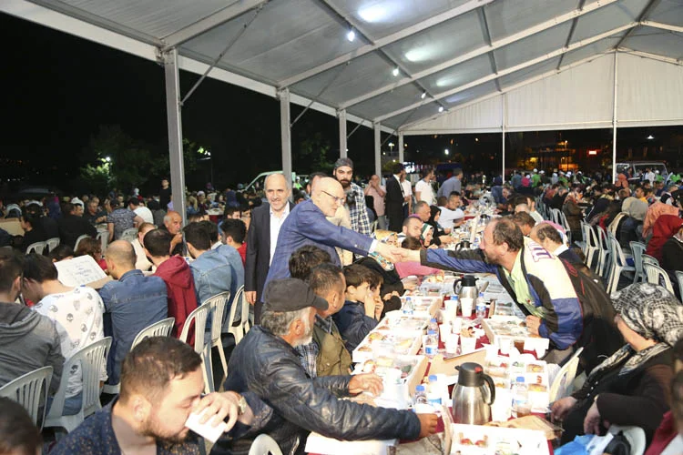 Beykozlular sahur için sahilde buluştu 1 ilksahurprogrami2018