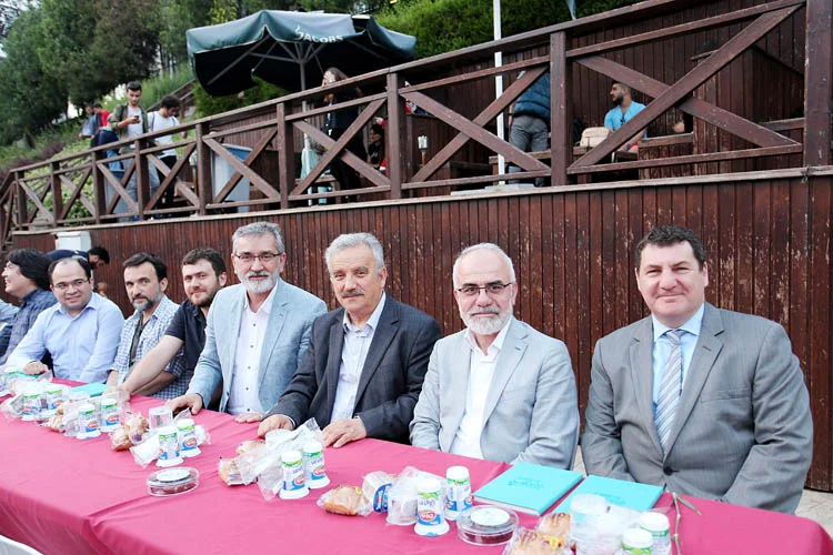 Beykoz'da 2 bin üniversiteli iftarda buluştu 2 imubeykoziftar 10 2uQ9eebvbr